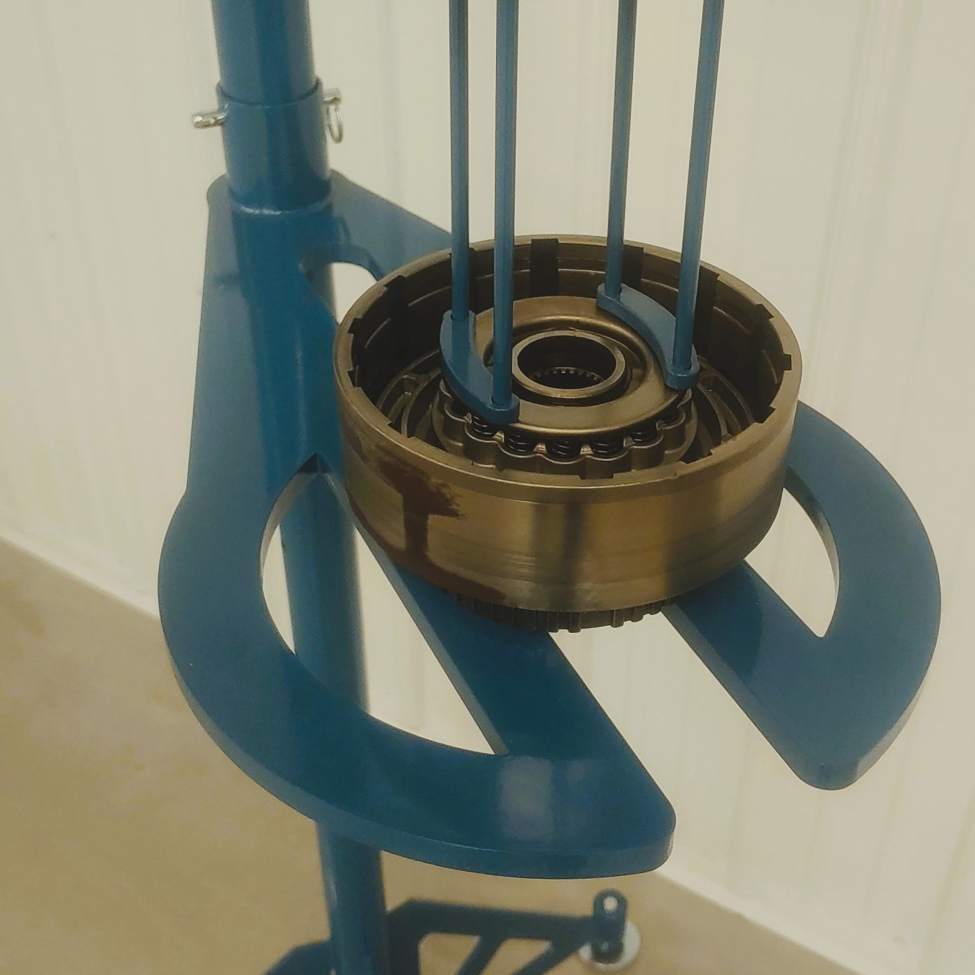 Adjustable transmission clutch spring compressor press head for servicing clutch drums and transmission cases Adjustable transmission clutch spring compressor press head for servicing clutch drums and transmission cases